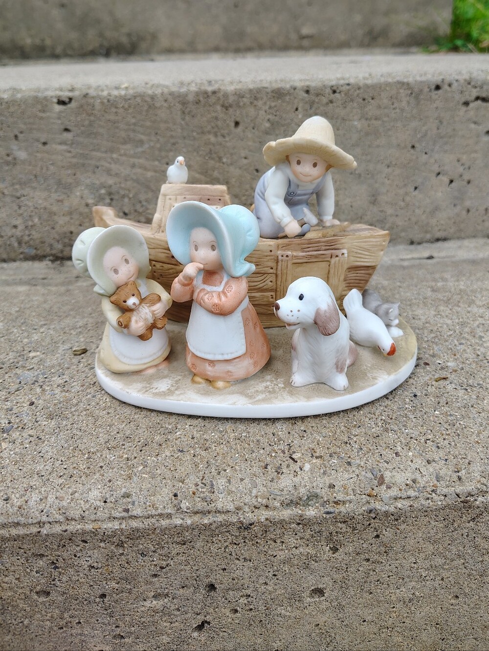 HOMCO Circle of Friends Masterpiece Noah's Ark Figurine 1995 Porcelain